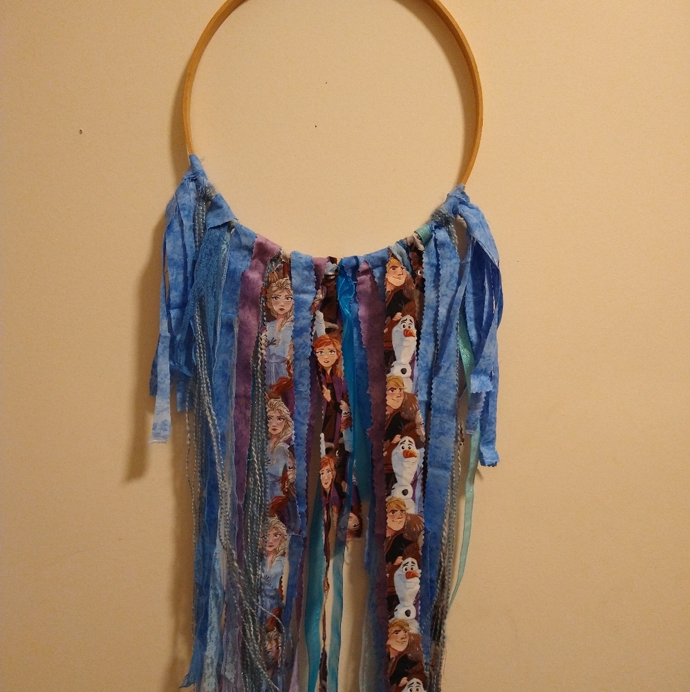 Frozen dreamcatcher